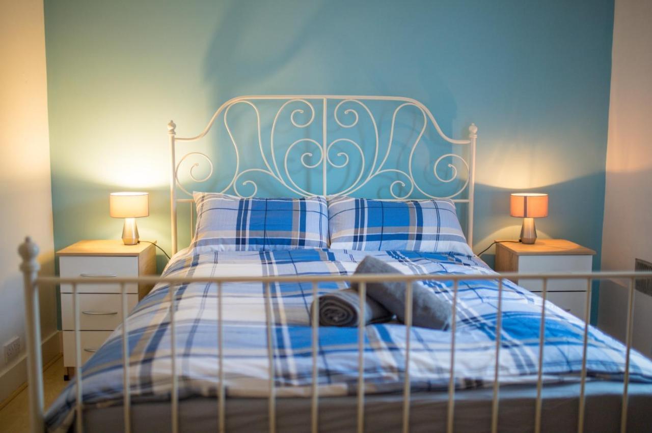 Exclusive Offers L Last-Minute Specials L Parking Free L Double Bed House L Uk L Gaming Room L Komfy 3 Bedroom Cottage With Riverview L Perfect For Short Or Long Stays 雷丁 外观 照片