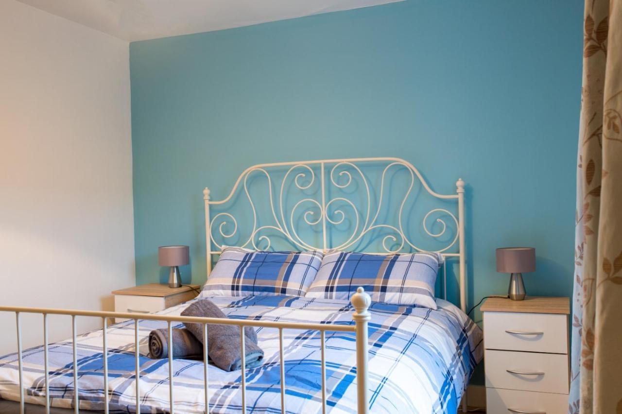 Exclusive Offers L Last-Minute Specials L Parking Free L Double Bed House L Uk L Gaming Room L Komfy 3 Bedroom Cottage With Riverview L Perfect For Short Or Long Stays 雷丁 外观 照片