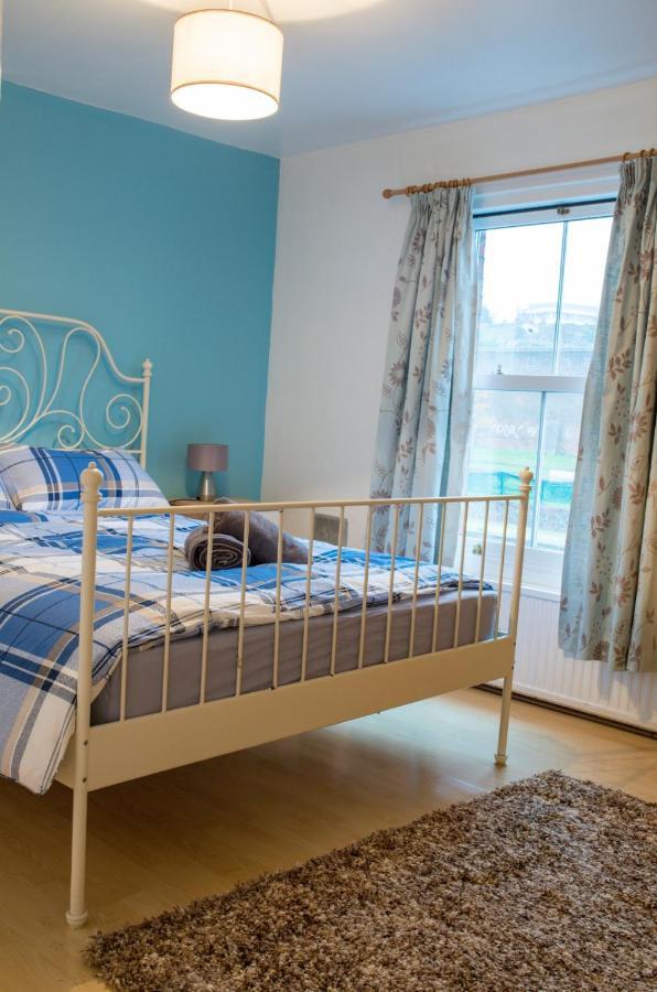 Exclusive Offers L Last-Minute Specials L Parking Free L Double Bed House L Uk L Gaming Room L Komfy 3 Bedroom Cottage With Riverview L Perfect For Short Or Long Stays 雷丁 外观 照片