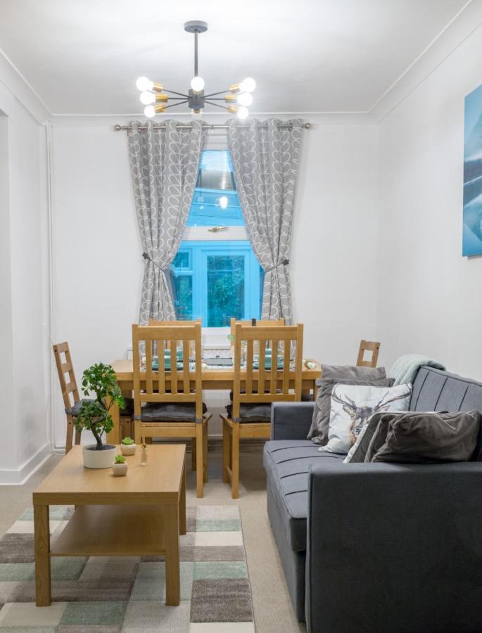 Exclusive Offers L Last-Minute Specials L Parking Free L Double Bed House L Uk L Gaming Room L Komfy 3 Bedroom Cottage With Riverview L Perfect For Short Or Long Stays 雷丁 外观 照片